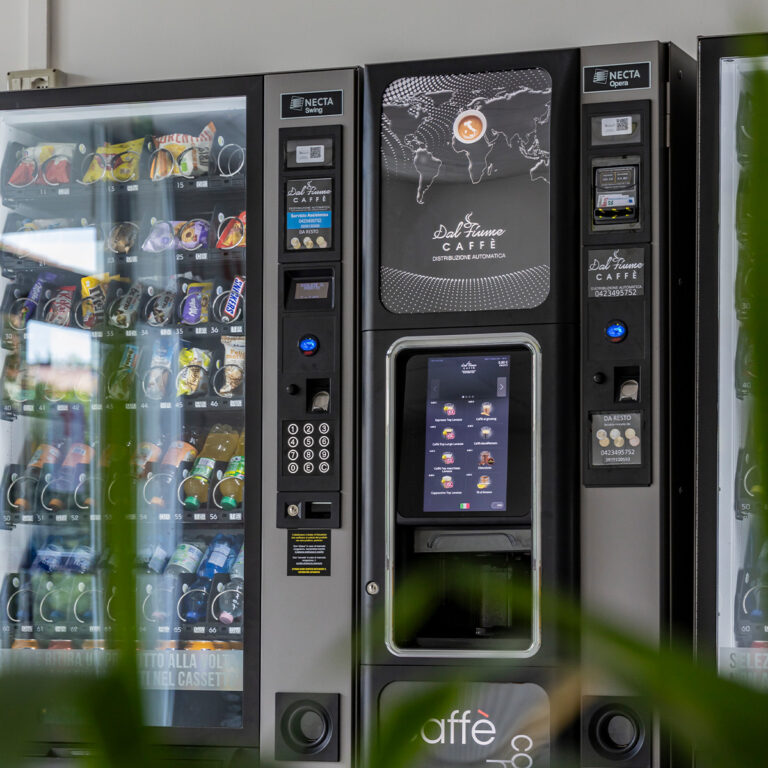 Installazione distributore automatico 06